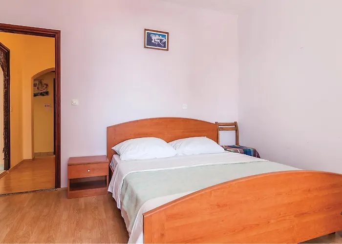 Апартаменты 2 Bedroom Amazing In *